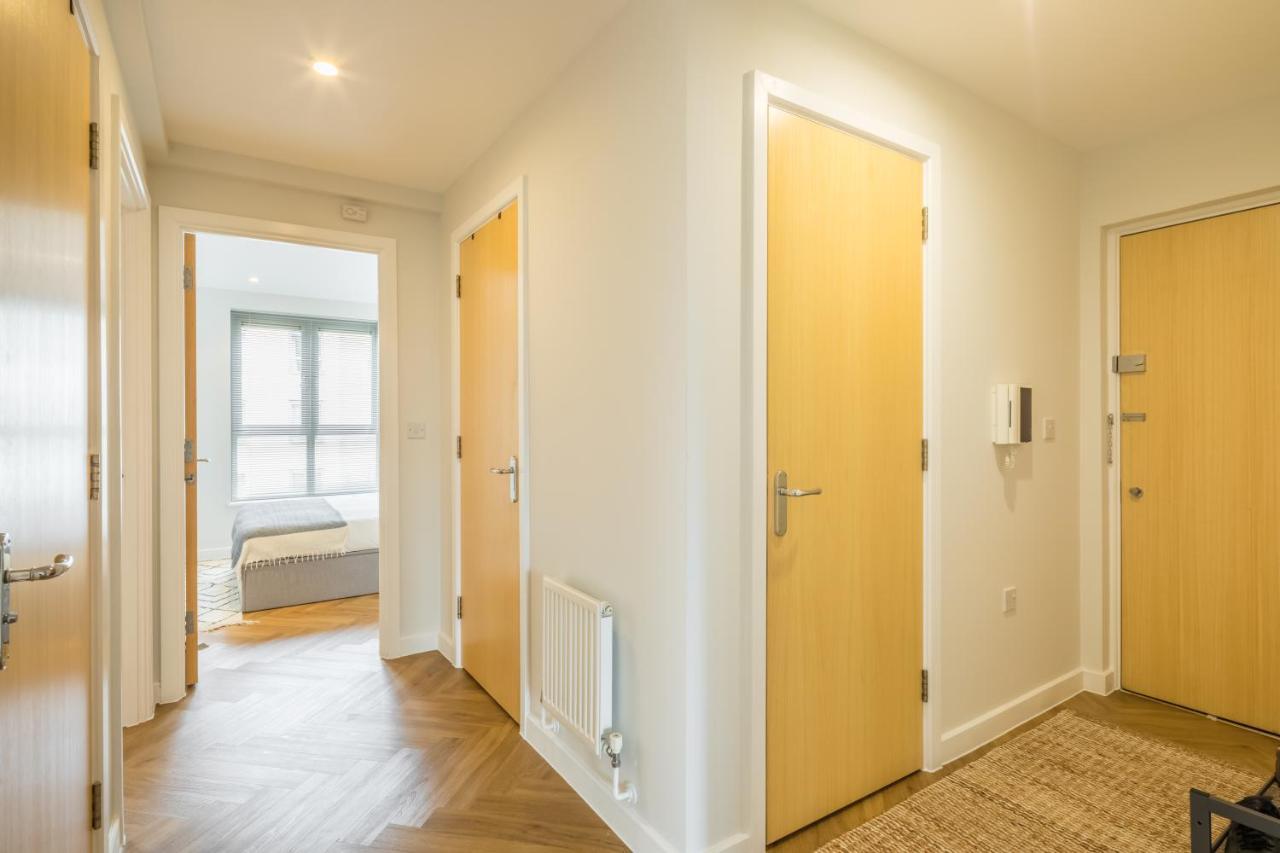 Executive 2Br Apartment Next To Station + Parking Cambridge  Ngoại thất bức ảnh