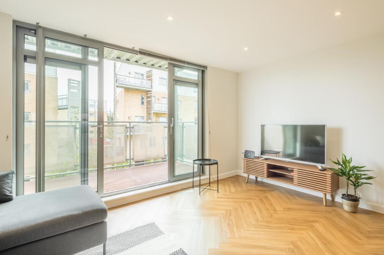 Executive 2Br Apartment Next To Station + Parking Cambridge  Ngoại thất bức ảnh