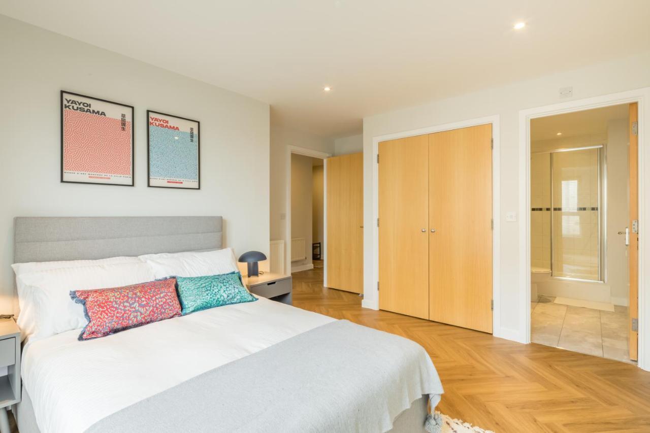 Executive 2Br Apartment Next To Station + Parking Cambridge  Ngoại thất bức ảnh