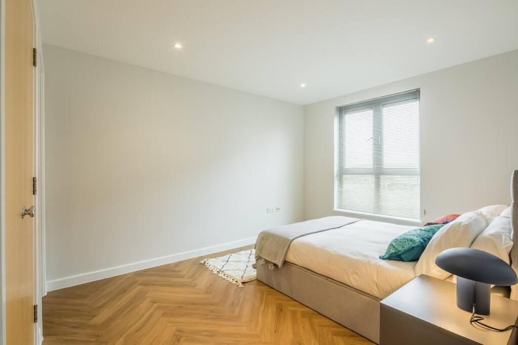 Executive 2Br Apartment Next To Station + Parking Cambridge  Ngoại thất bức ảnh