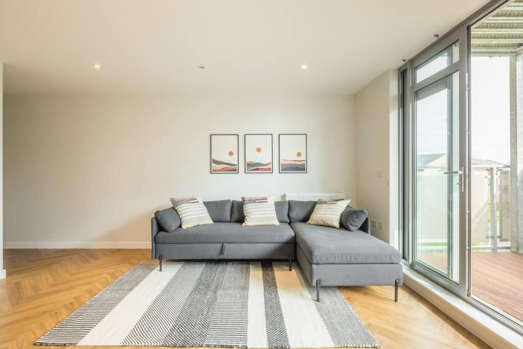 Executive 2Br Apartment Next To Station + Parking Cambridge  Ngoại thất bức ảnh