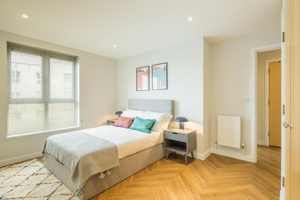 Executive 2Br Apartment Next To Station + Parking Cambridge  Ngoại thất bức ảnh